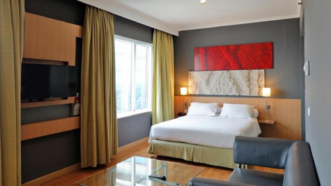 Hotel Kimaya Slipi Jakarta By Harris מראה חיצוני תמונה