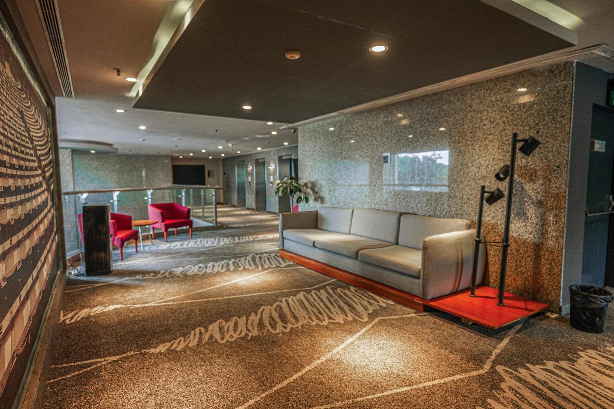 Hotel Kimaya Slipi Jakarta By Harris מראה חיצוני תמונה