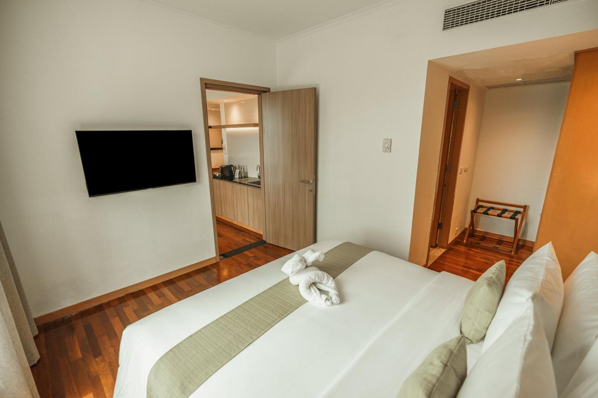 Hotel Kimaya Slipi Jakarta By Harris מראה חיצוני תמונה