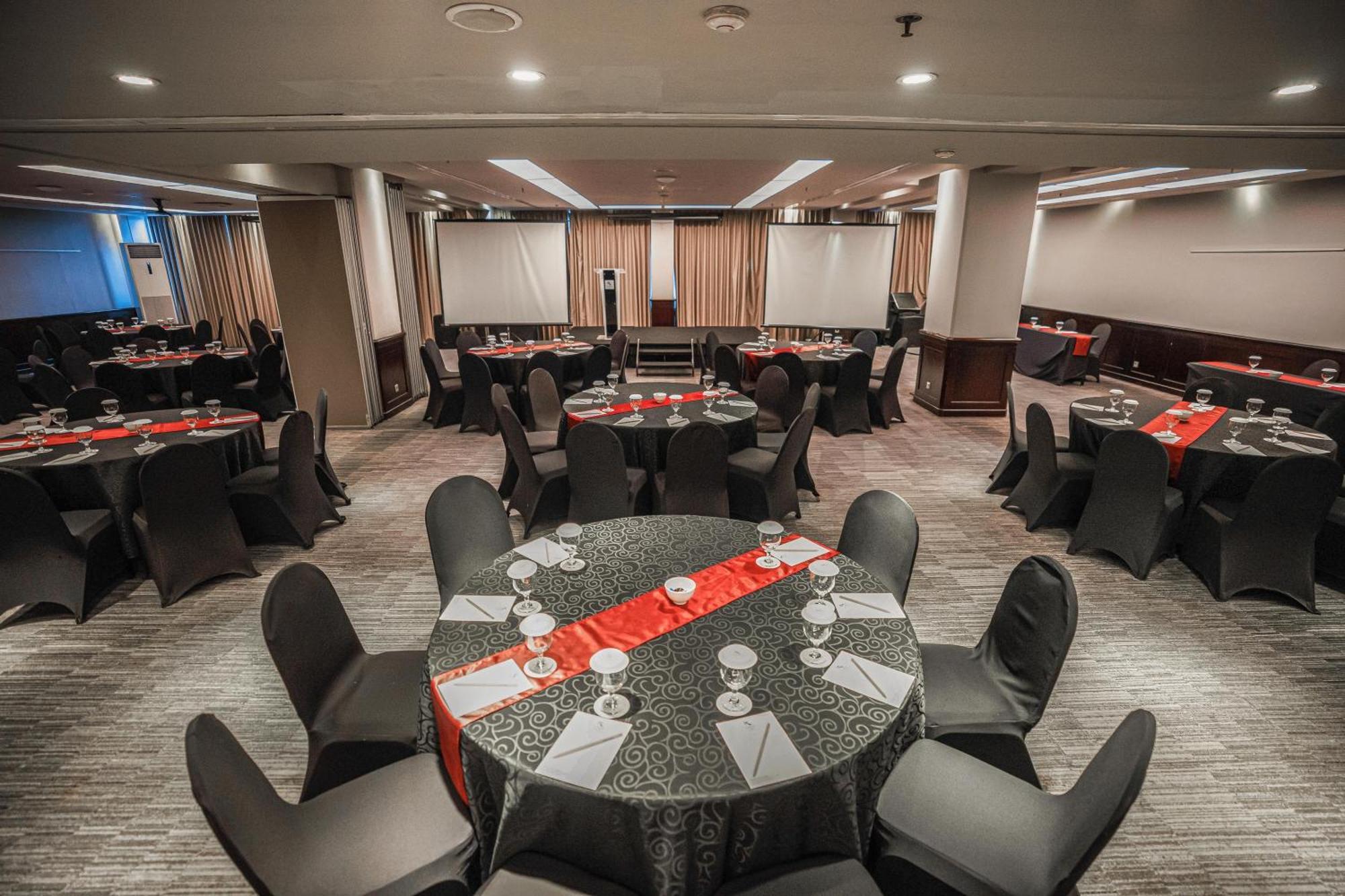 Hotel Kimaya Slipi Jakarta By Harris מראה חיצוני תמונה