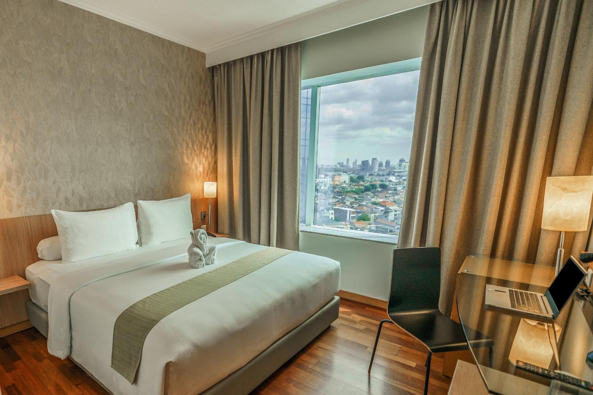 Hotel Kimaya Slipi Jakarta By Harris מראה חיצוני תמונה