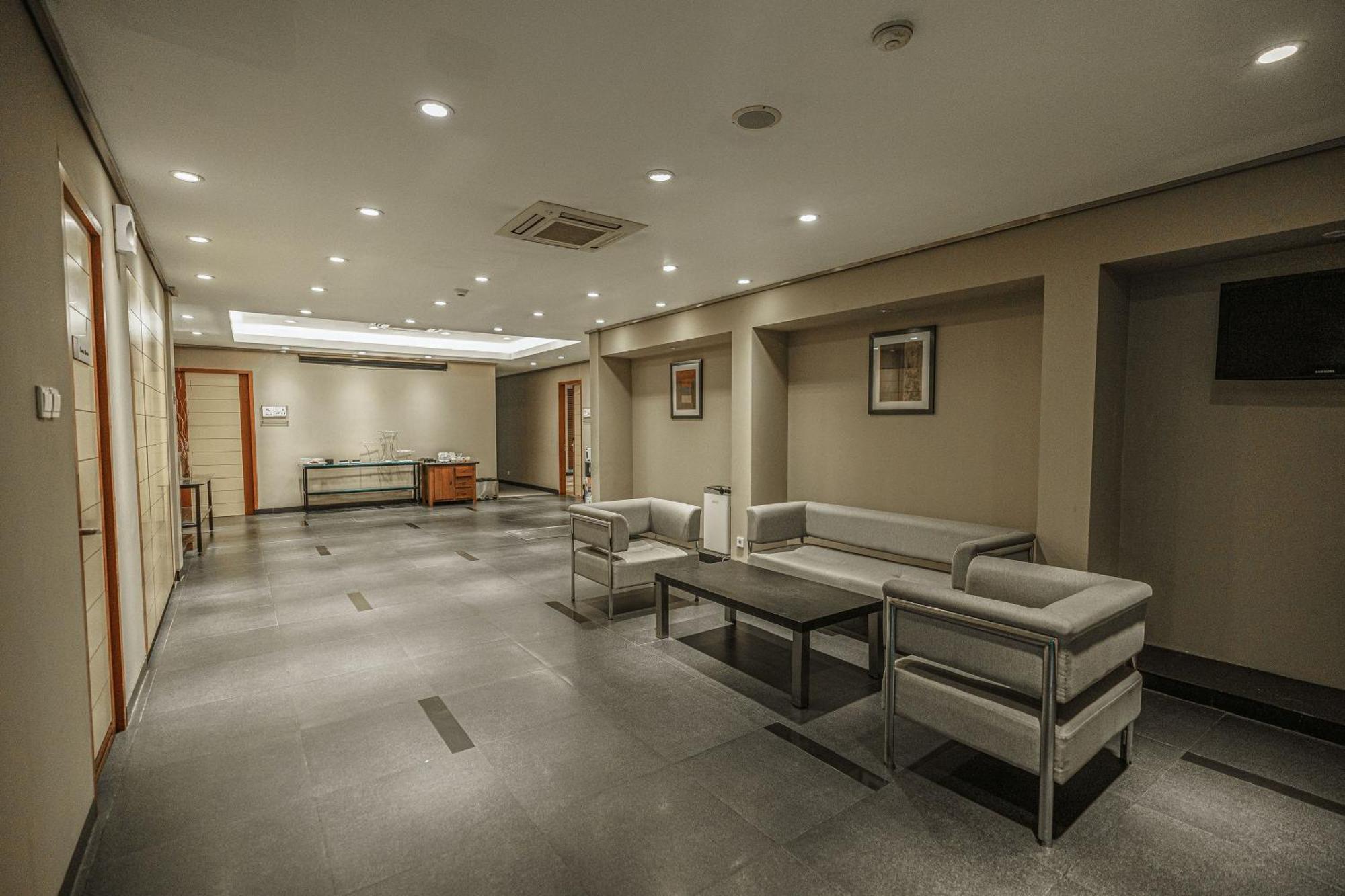 Hotel Kimaya Slipi Jakarta By Harris מראה חיצוני תמונה