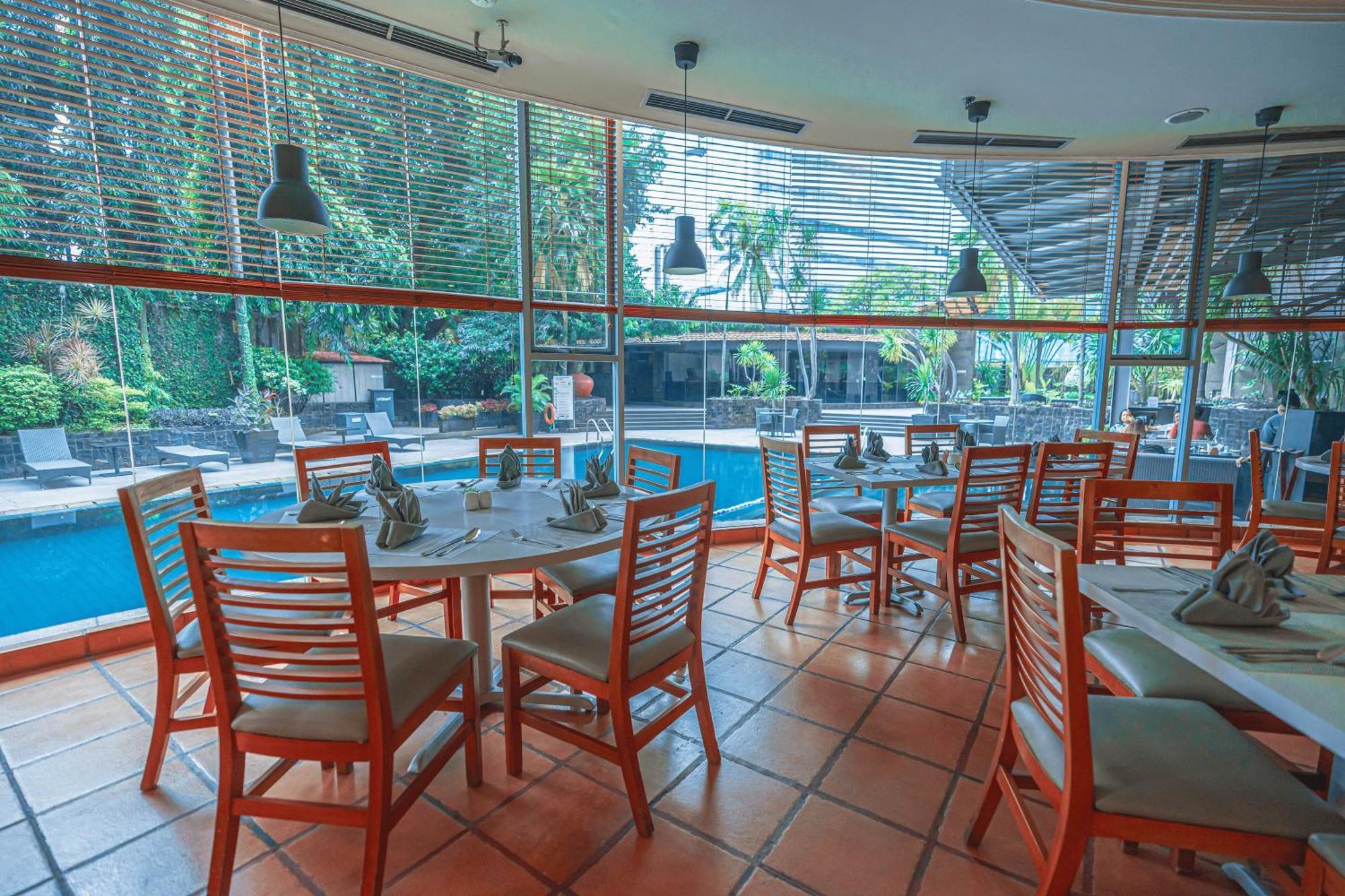 Hotel Kimaya Slipi Jakarta By Harris מראה חיצוני תמונה