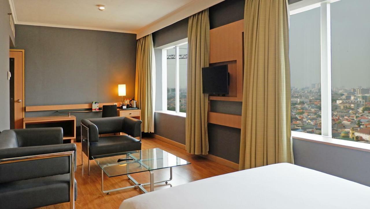 Hotel Kimaya Slipi Jakarta By Harris מראה חיצוני תמונה